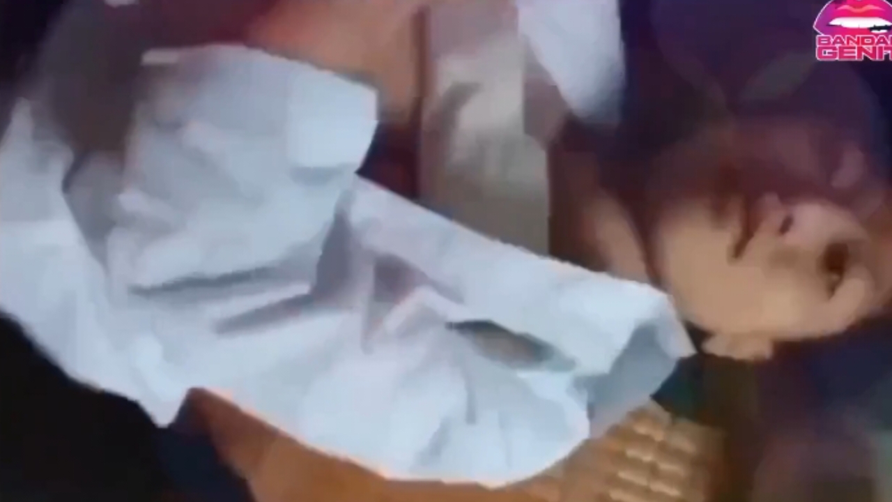 Bokep SMP mesum terbaru di paksa ngewe sama ayang