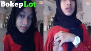 Bokep VCS bocil hijab smp mainin tete di ometv viral