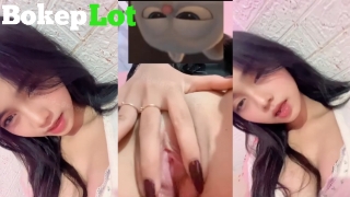 Bokep indo Nay tiktoker colmek memek pink viral