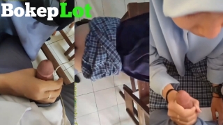 Bokep SMP Bocil viral mesum ngewe di kelas kosong