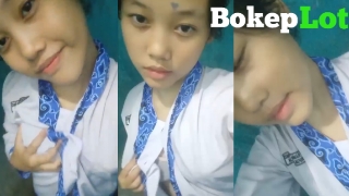 Bokep SMP baru pulang sekolah langsung colmek