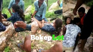 Bokep SMP Abg viral di perkosa teman tongkrongan
