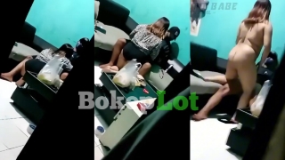 Bokep indo viral rekam mbak lc ngewe di tempat karaoke