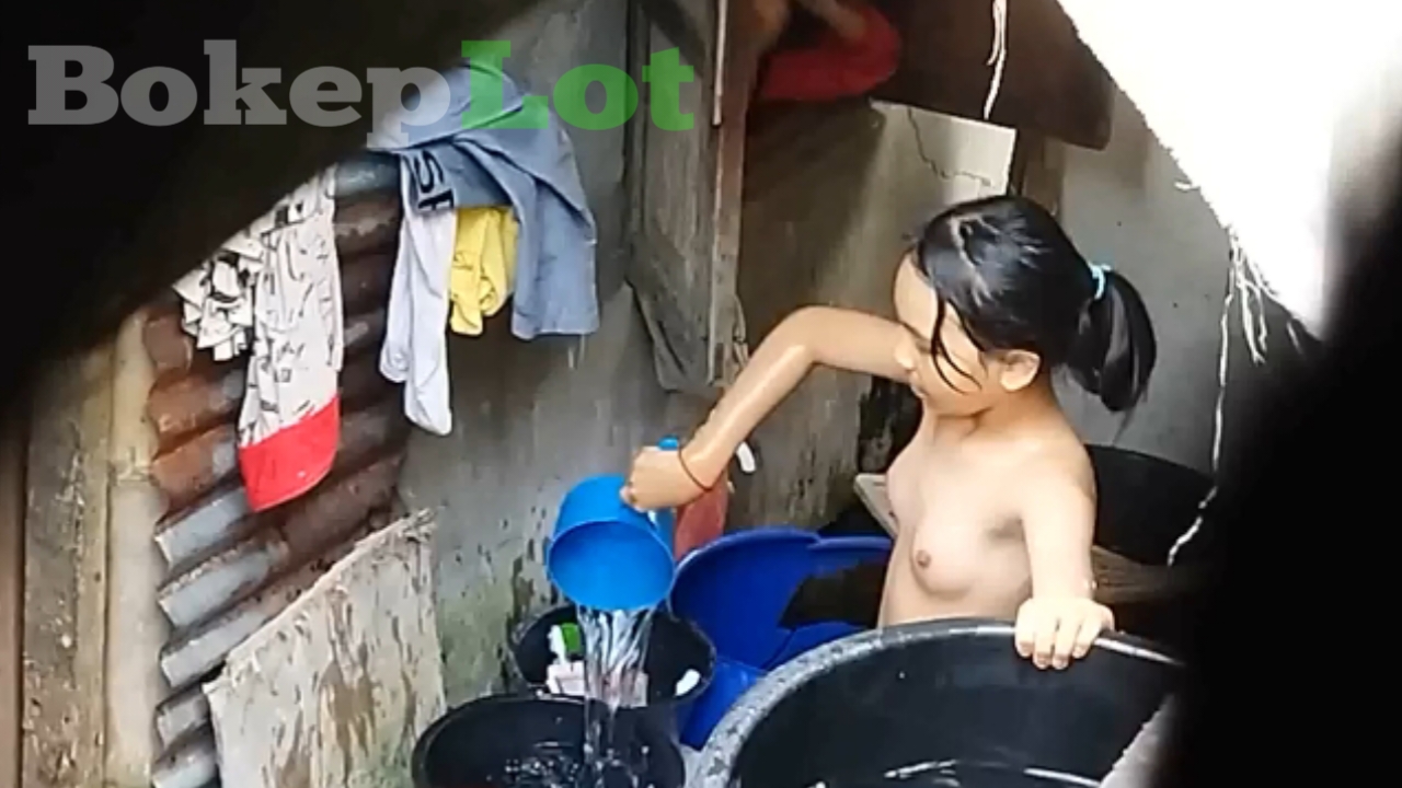 Bokep Bocil Smp intip lagi mandi di liatin temen